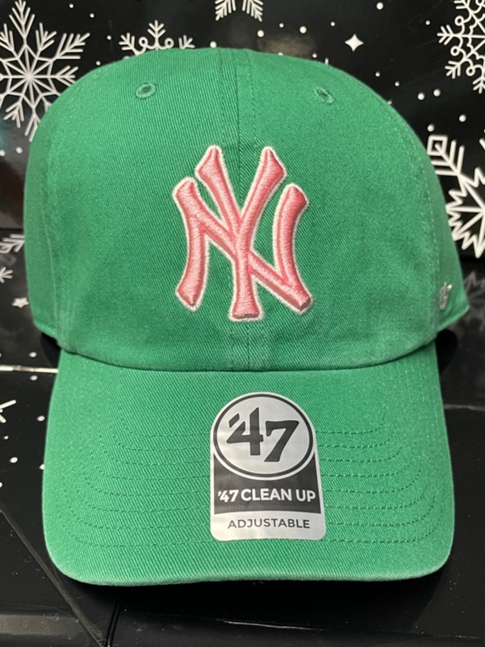 New York Yankees '47 Green Cap with Pink NY Embroidered Logo - Adjustable